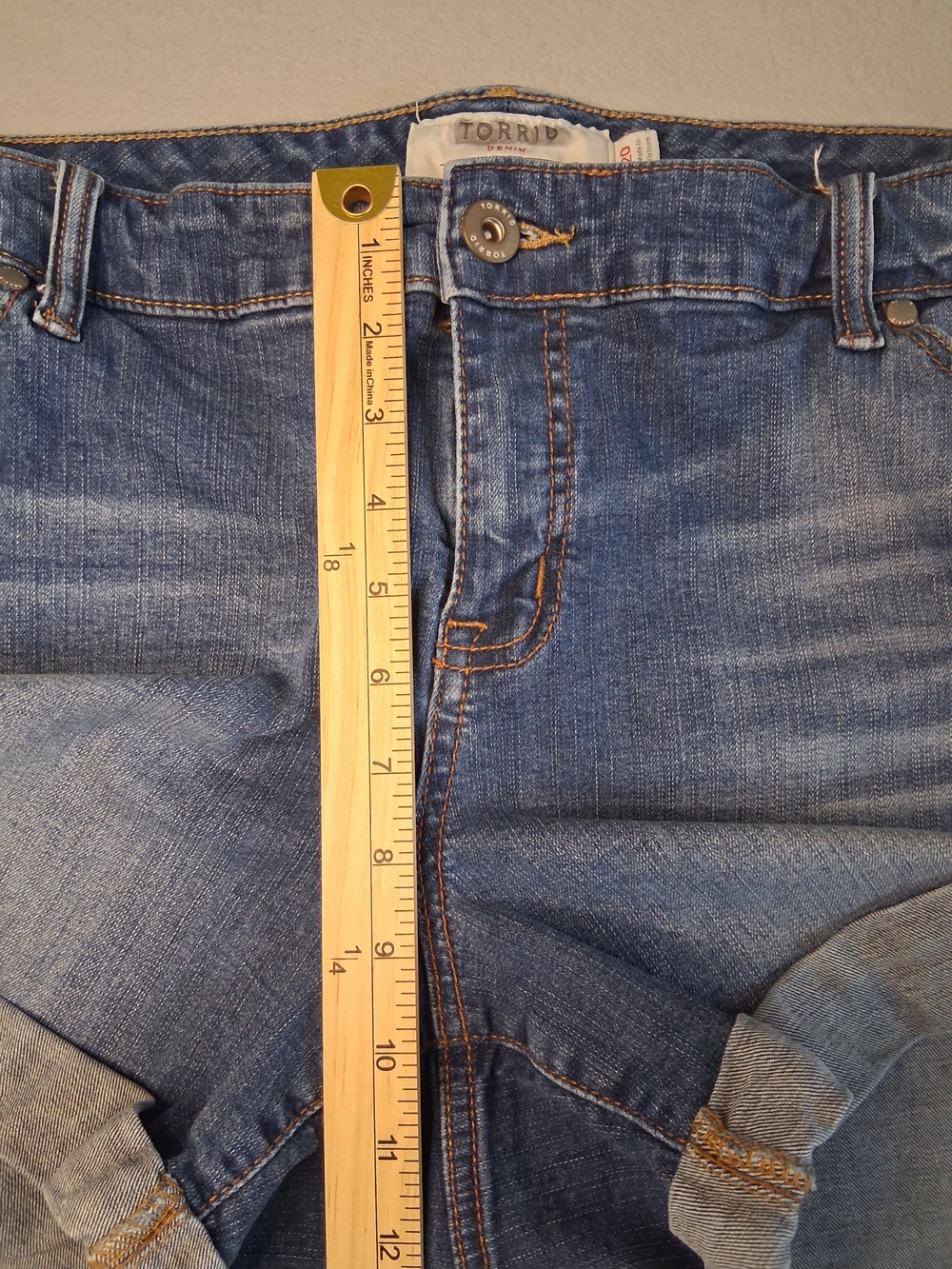 Torrid Denim Shorts Size 20 Plus Blue Mid Rise Cuffed Stretch Jean Shorts Summer - Picture 7 of 8